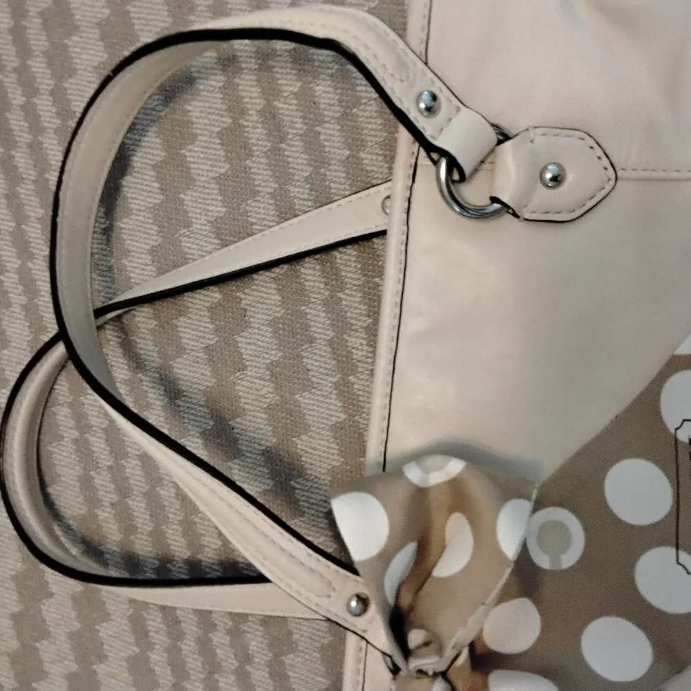 Coach Daisy Mia Cream Leather F-239014 EUC - Picture 7 of 9